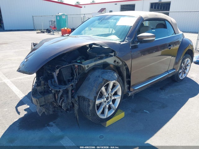 Продажа на аукционе авто 2015 Volkswagen Beetle 1.8t, vin: 3VW517AT1FM807649, номер лота: 45922386