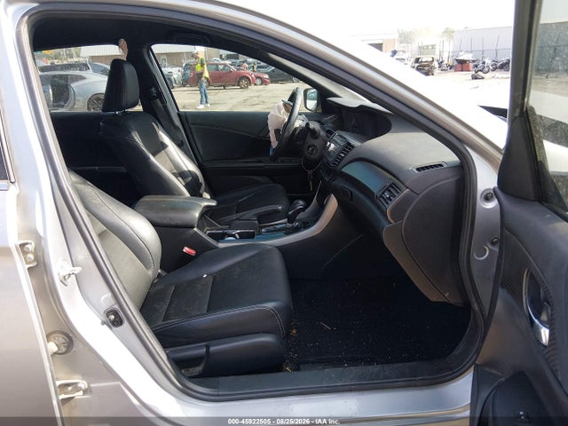 45922505 :رقم المزاد ، 1HGCR2F52HA114090 vin ، 2017 Honda Accord Sport مزاد بيع