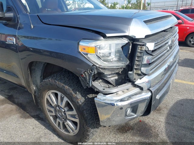 5TFAY5F17KX861941 Toyota Tundra 1794 5.7l V8