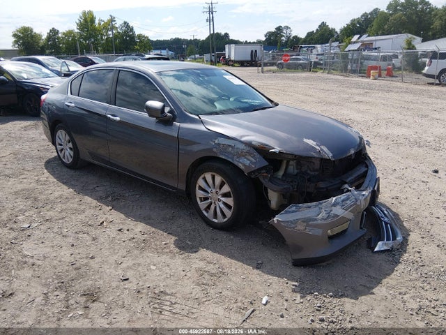 2014 1HGCR2F85EA062363 main image