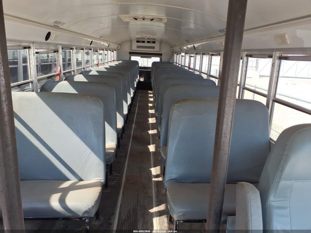 45922650 :رقم المزاد ، 1BABNBPAXFF310452 vin ، 2015 Blue Bird School Bus / Transit Bus مزاد بيع