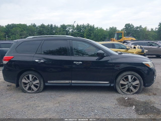 Продажа на аукционе авто 2015 Nissan Pathfinder Platinum, vin: 5N1AR2MMXFC693648, номер лота: 45922723