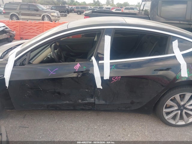 Продаж на аукціоні авто 2020 Tesla Model 3, vin: 5YJ3E1EAXLF660820, номер лоту: 45922750