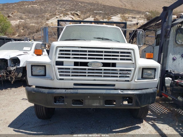 45922770 :رقم المزاد ، 1FDNK74P8KVA49044 vin ، 1989 Ford F700 F مزاد بيع
