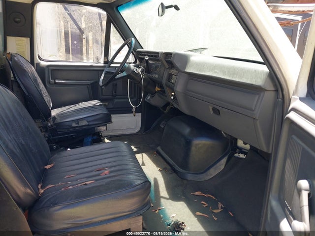 45922770 :رقم المزاد ، 1FDNK74P8KVA49044 vin ، 1989 Ford F700 F مزاد بيع
