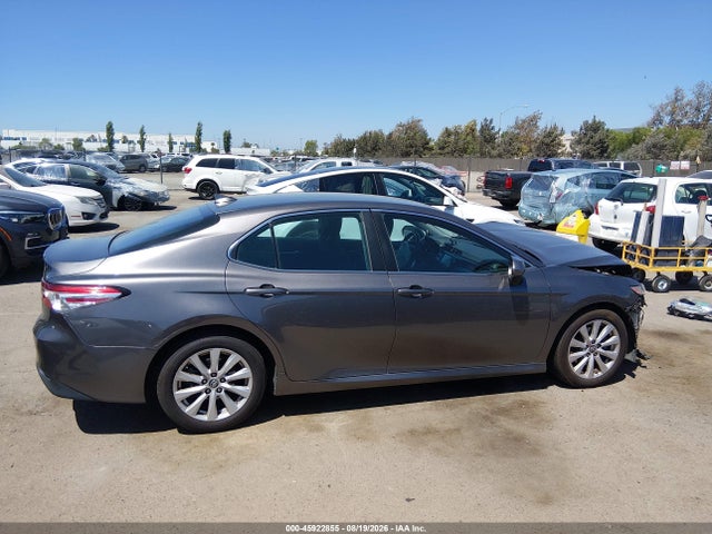 Toyota CAMRY LE 2019 4T1B11HKXKU773633 Image 16