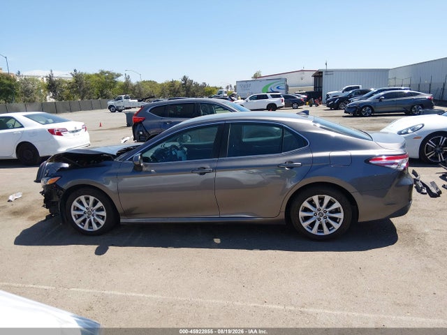 Toyota CAMRY LE 2019 4T1B11HKXKU773633 Image 17