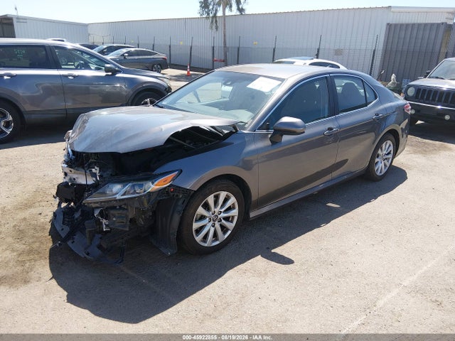 Toyota CAMRY LE 2019 4T1B11HKXKU773633 Image 2