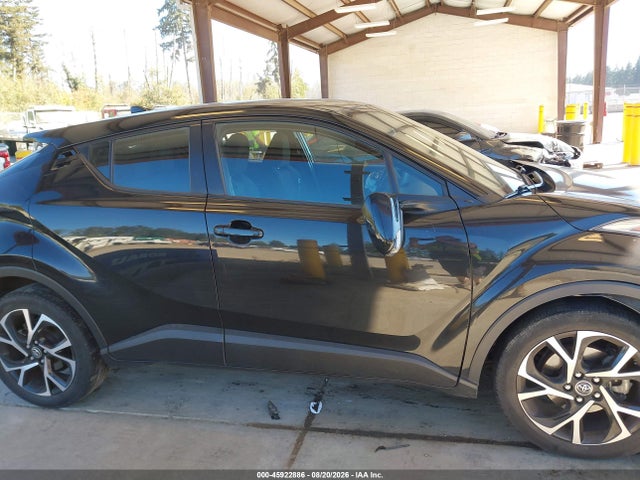 Toyota C-HR XLE 2018 NMTKHMBX2JR037003 Image 12