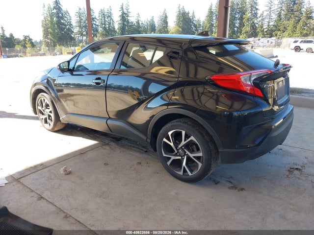 Toyota C-HR XLE 2018 NMTKHMBX2JR037003 Image 3