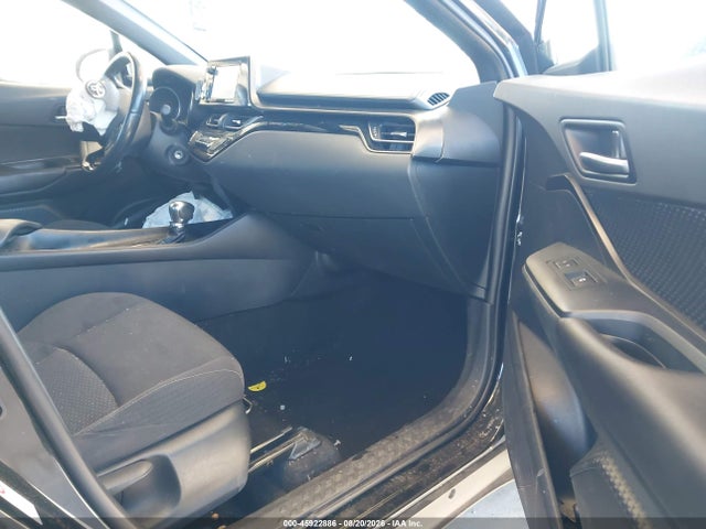 Toyota C-HR XLE 2018 NMTKHMBX2JR037003 Image 5