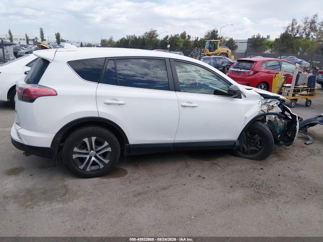 Toyota RAV4 LE 2018 JTMZFREV4JJ730116 Image 16