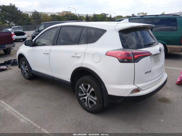 Toyota RAV4 LE 2018 JTMZFREV4JJ730116 Image 3
