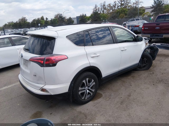Toyota RAV4 LE 2018 JTMZFREV4JJ730116 Image 4