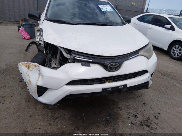 Toyota RAV4 LE 2018 JTMZFREV4JJ730116 Image 6