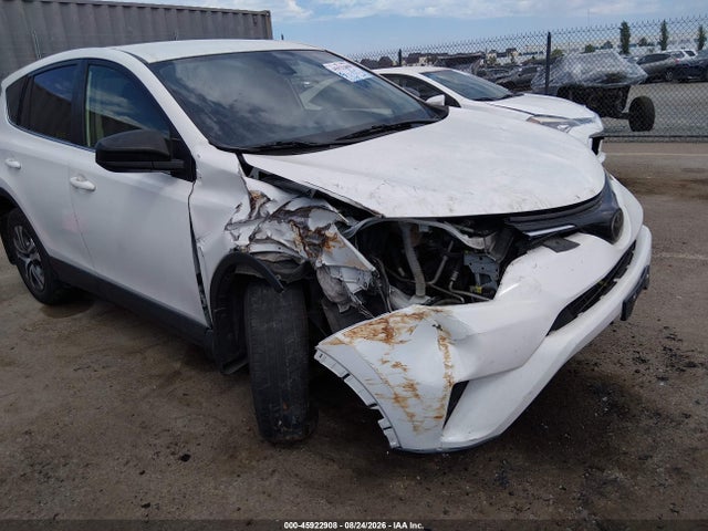 Toyota RAV4 LE 2018 JTMZFREV4JJ730116 Image 13