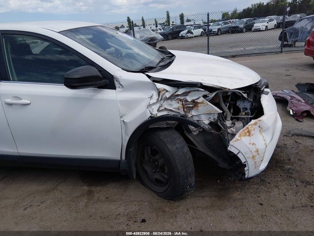 Toyota RAV4 LE 2018 JTMZFREV4JJ730116 Image 14