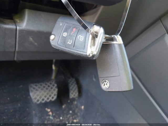 2021 Volkswagen Tiguan 2.0t Se/2.0t Se R-line Black/2.0t Sel მანქანა იყიდება აუქციონზე, vin: 3VV3B7AX1MM092526, აუქციონის ნომერი: 45923028