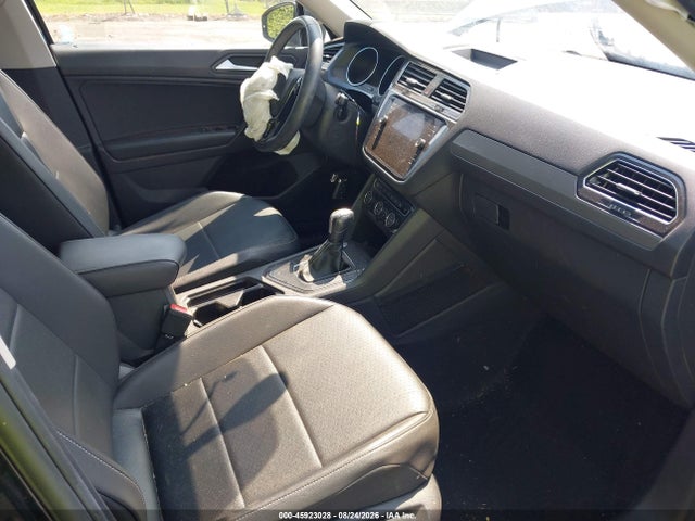 2021 Volkswagen Tiguan 2.0t Se/2.0t Se R-line Black/2.0t Sel მანქანა იყიდება აუქციონზე, vin: 3VV3B7AX1MM092526, აუქციონის ნომერი: 45923028