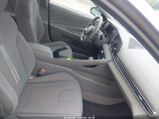 2025 Hyundai Elantra Sel Sport მანქანა იყიდება აუქციონზე, vin: KMHLM4DG2SU083163, აუქციონის ნომერი: 45923060