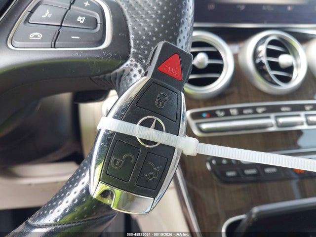Продаж на аукціоні авто 2018 Mercedes-benz Glc 300 4matic, vin: WDC0G4KB5JV022608, номер лоту: 45923061