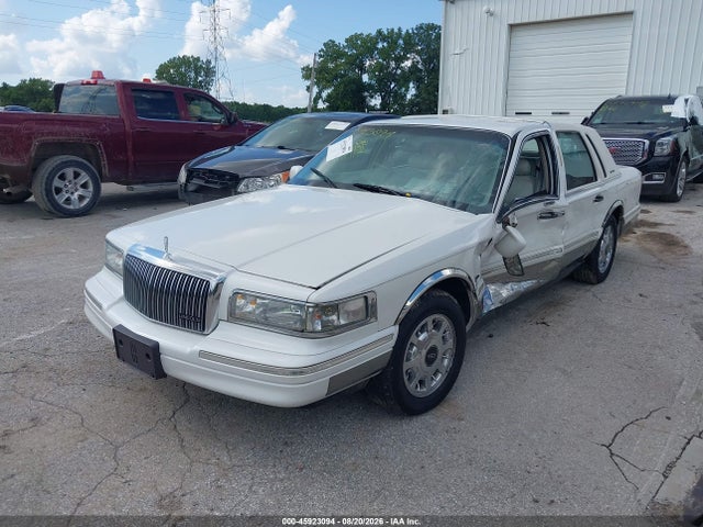 Aukcja sprzedaży 1997 Lincoln Town Car Signature, vin: 1LNLM82W9VY642464, numer aukcji: 45923094