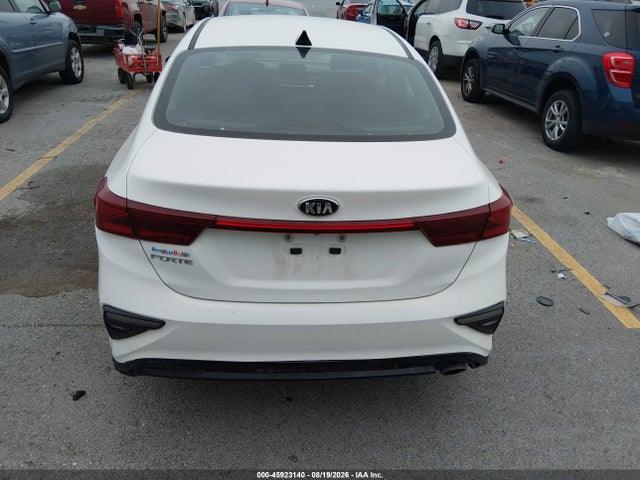 45923140 :رقم المزاد ، 3KPF24AD7ME335833 vin ، 2021 Kia Forte Lxs مزاد بيع