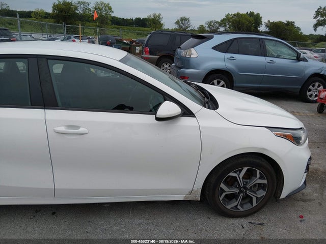 45923140 :رقم المزاد ، 3KPF24AD7ME335833 vin ، 2021 Kia Forte Lxs مزاد بيع