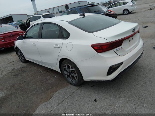 45923140 :رقم المزاد ، 3KPF24AD7ME335833 vin ، 2021 Kia Forte Lxs مزاد بيع