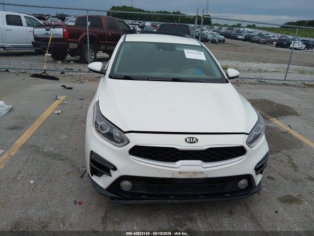 45923140 :رقم المزاد ، 3KPF24AD7ME335833 vin ، 2021 Kia Forte Lxs مزاد بيع