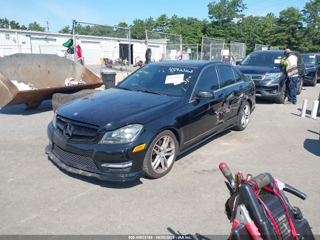 Продаж на аукціоні авто 2013 Mercedes-benz C 300 Sport 4matic, vin: WDDGF8AB8DR288143, номер лоту: 45923168