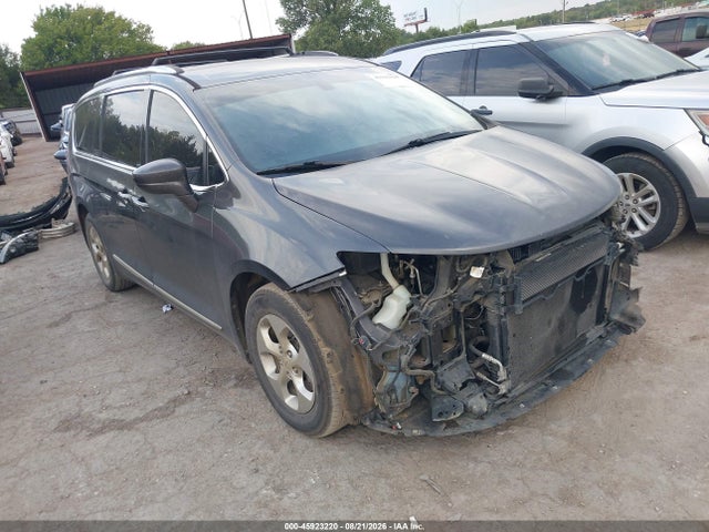 Auction sale of the 2017 Chrysler Pacifica Touring-l Plus, vin: 2C4RC1EG1HR505556, lot number: 45923220