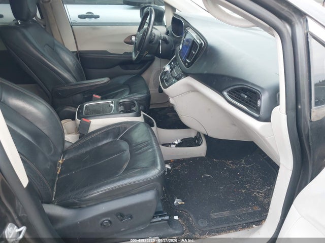 Продажа на аукционе авто 2017 Chrysler Pacifica Touring-l Plus, vin: 2C4RC1EG1HR505556, номер лота: 45923220