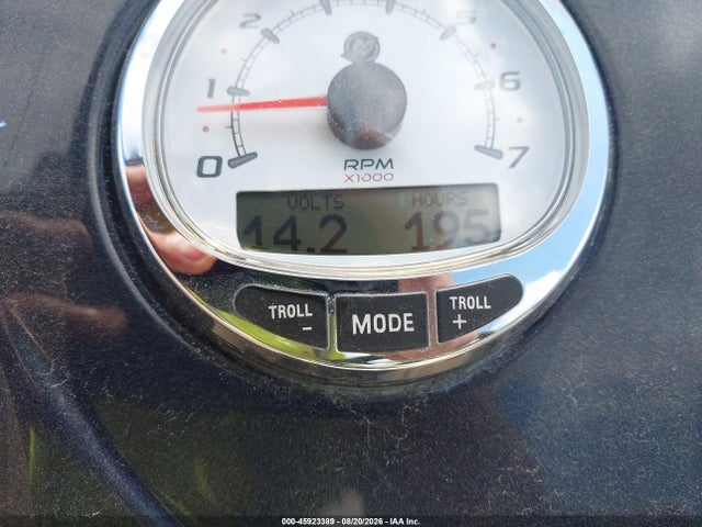 45923389 :رقم المزاد ، BUJ58890K718 vin ، 2018 Tracker Regency 220 Le3 مزاد بيع