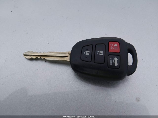Продаж на аукціоні авто 2016 Toyota Corolla Le Plus, vin: 5YFBURHE9GP559032, номер лоту: 45923441