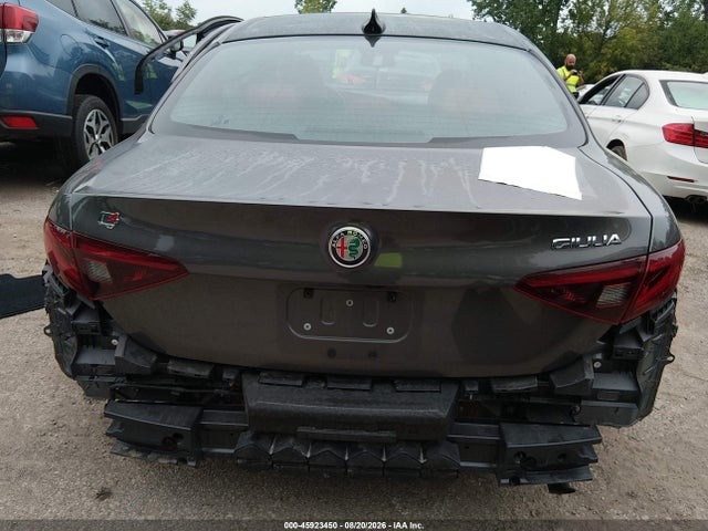 Продажа на аукционе авто 2022 Alfa Romeo Giulia Veloce Awd, vin: ZARFANBN6N7664756, номер лота: 45923450