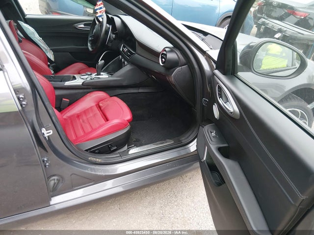 Продажа на аукционе авто 2022 Alfa Romeo Giulia Veloce Awd, vin: ZARFANBN6N7664756, номер лота: 45923450