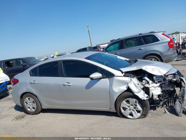KIA FORTE LX 2017 3KPFL4A7XHE131380 Image 13