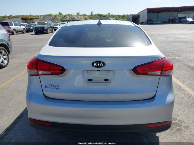 KIA FORTE LX 2017 3KPFL4A7XHE131380 Image 16
