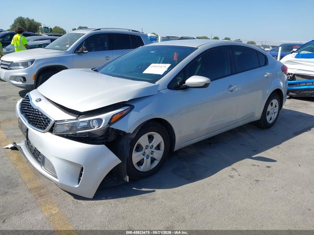 KIA FORTE LX 2017 3KPFL4A7XHE131380 Image 2