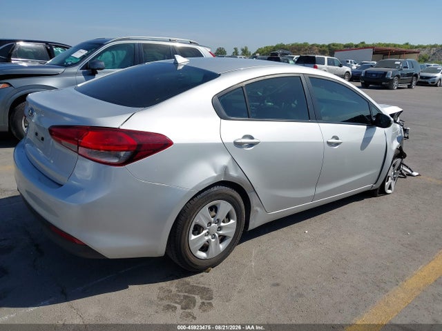 KIA FORTE LX 2017 3KPFL4A7XHE131380 Image 4