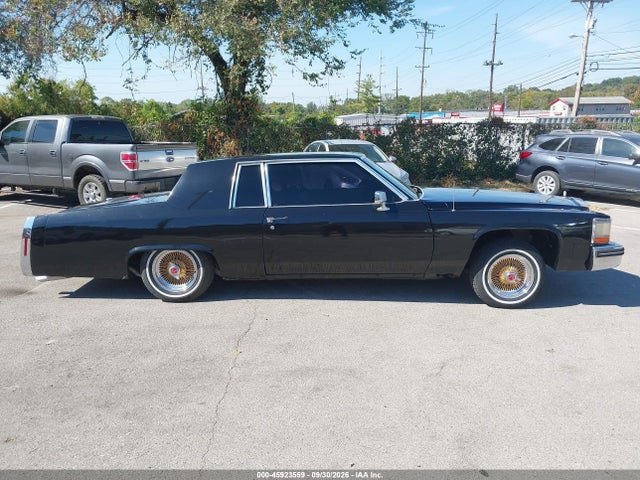 1984 Cadillac Deville მანქანა იყიდება აუქციონზე, vin: 1G6AM478XE9061762, აუქციონის ნომერი: 45923559