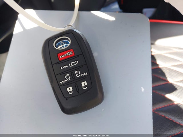 Toyota SIENNA XLE 2025 5TDYRKEC8SS243112 Image 11