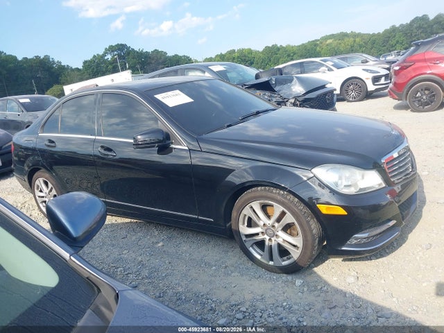 Продаж на аукціоні авто 2013 Mercedes-benz C 300 Luxury 4matic, vin: WDDGF8AB9DA821390, номер лоту: 45923681