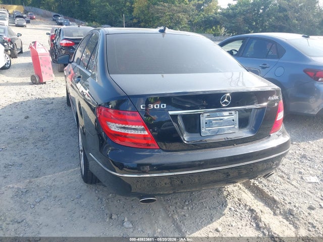 Продаж на аукціоні авто 2013 Mercedes-benz C 300 Luxury 4matic, vin: WDDGF8AB9DA821390, номер лоту: 45923681