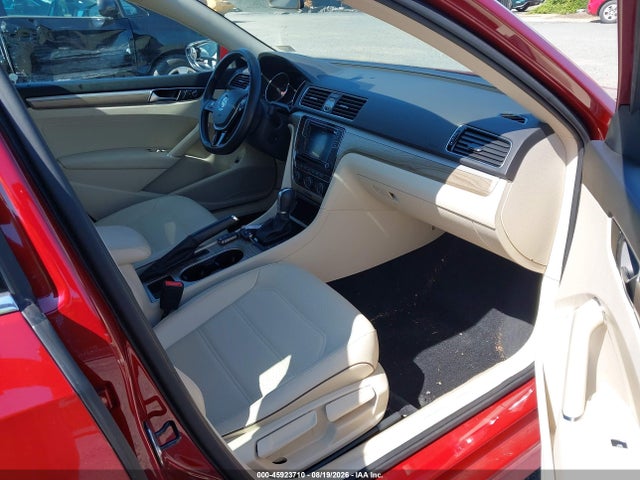 2017 Volkswagen Passat 1.8t Se მანქანა იყიდება აუქციონზე, vin: 1VWBT7A33HC020168, აუქციონის ნომერი: 45923710