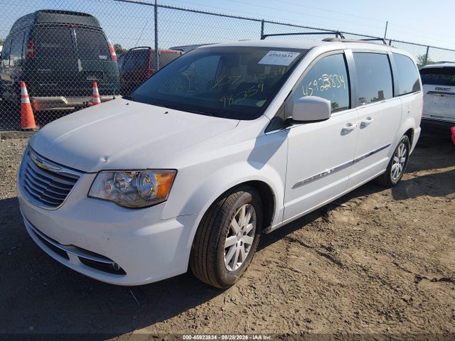 2015 Chrysler Town & Country Touring მანქანა იყიდება აუქციონზე, vin: 2C4RC1BG6FR551921, აუქციონის ნომერი: 45923834