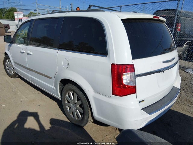 2015 Chrysler Town & Country Touring მანქანა იყიდება აუქციონზე, vin: 2C4RC1BG6FR551921, აუქციონის ნომერი: 45923834