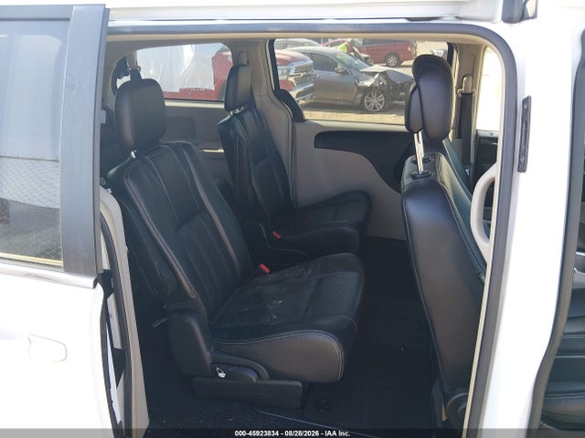 2015 Chrysler Town & Country Touring მანქანა იყიდება აუქციონზე, vin: 2C4RC1BG6FR551921, აუქციონის ნომერი: 45923834