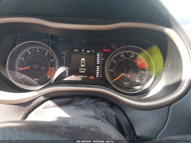Продаж на аукціоні авто 2015 Jeep Cherokee Latitude, vin: 1C4PJMCS9FW653125, номер лоту: 45923855